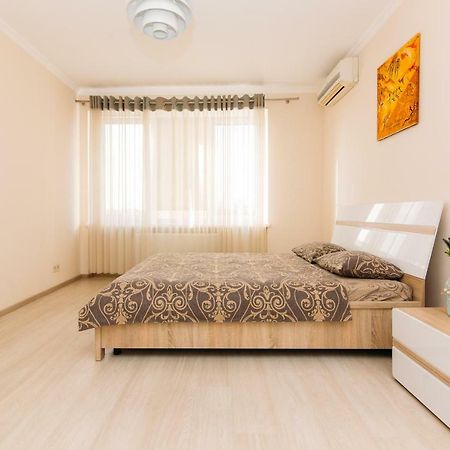 Luxury Studio Apart-Hotel In Centre 2 Room Sumy Luaran gambar